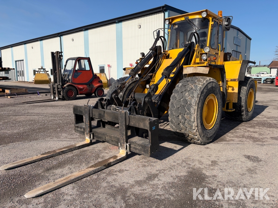 Hjullastare Volvo BM 4500 med redskap