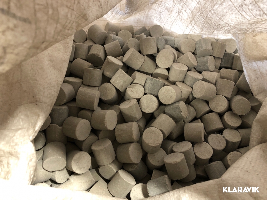 Klaravik Auktioner | Betongplugg ca 3400 st