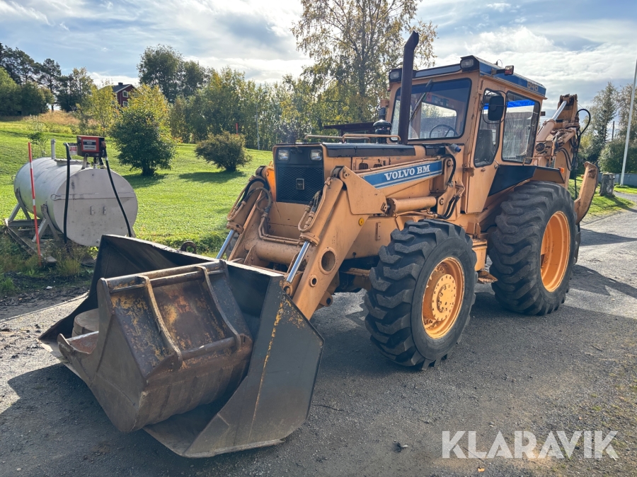 Grävlastare Volvo BM 646 med redskap