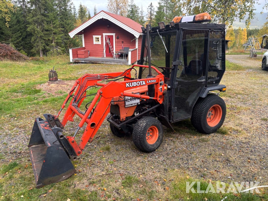 Kompakttraktor Kubota B7100 HST med frontlastare