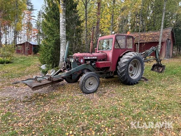 Veterantraktor Volvo BM 350 Boxer med grävaggregat och plog