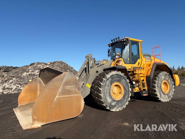 Hjullastare Volvo L220H med Stor Stora BM fäste och grusskopa