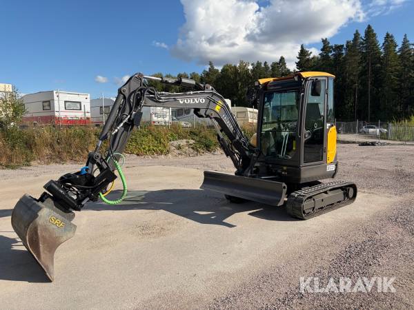Grävmaskin Volvo ECR35D med tiltrotator och 3 st skopor