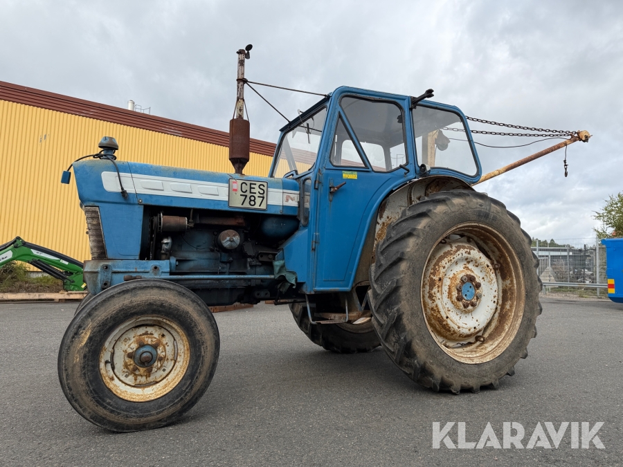 Traktor Ford 5000 med skogskran