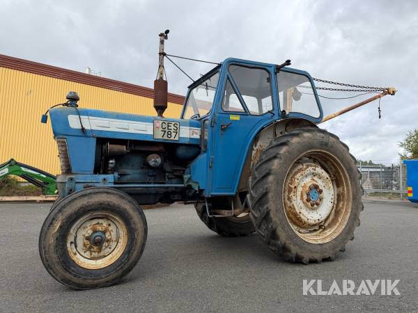 Traktor Ford 5000 med skogskran