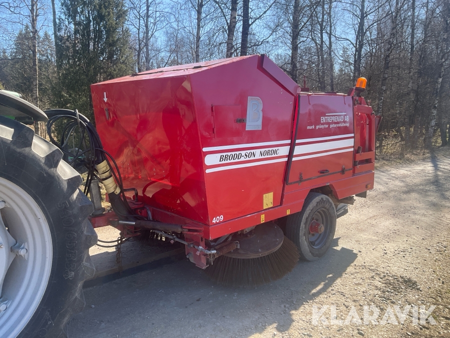 Bogserad sopmaskin Broddson Nordic