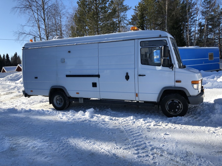 Lastbil  MERCEDES-BENZ VARIO 814D 
