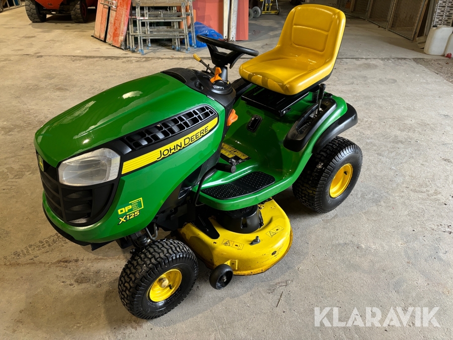 Åkgräsklippare John Deere X125