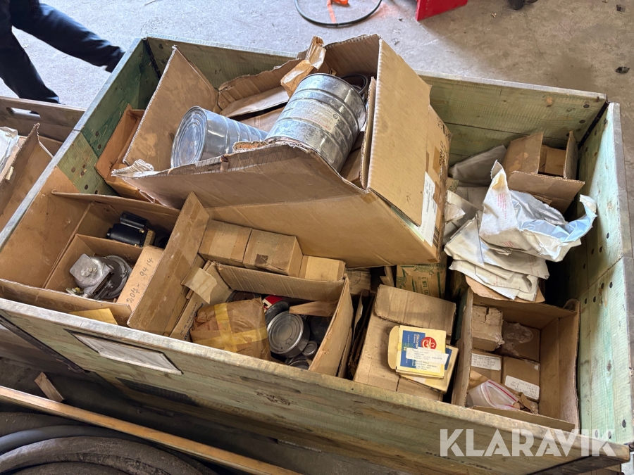 Blandade delar, packboxar m.m. Till elverk 1 st pall