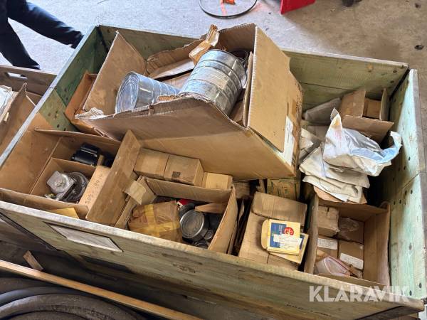 Blandade delar, packboxar m.m. Till elverk 1 st pall
