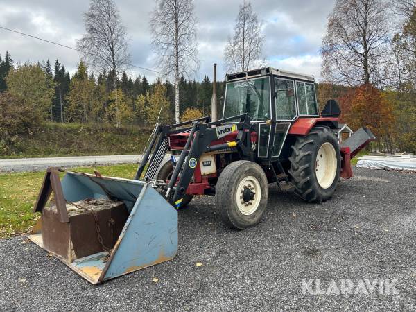 Traktor International 844 med lastare