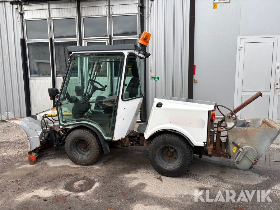 Redskapsbärare Belos Trans Pro 54 med Vikplog och Sandspridare