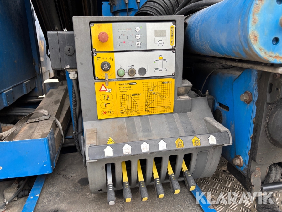 Kranbil med tipp Scania R560lb8x4*4hnb Tridem med Palfinger PK 33002-EH