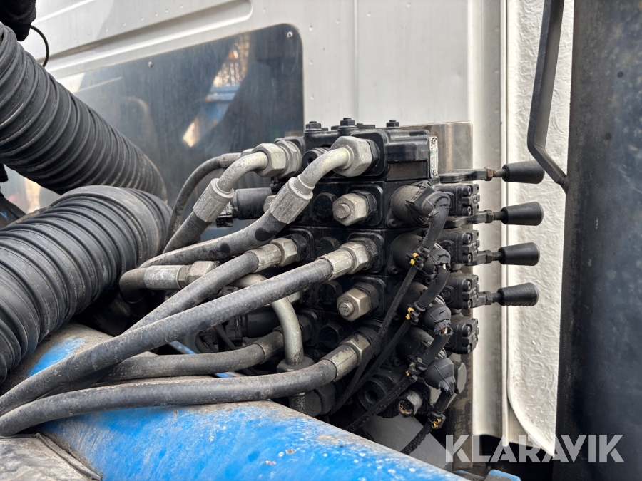 Kranbil med tipp Scania R560lb8x4*4hnb Tridem med Palfinger PK 33002-EH