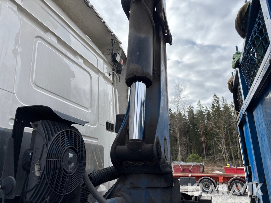 Kranbil med tipp Scania R560lb8x4*4hnb Tridem med Palfinger PK 33002-EH
