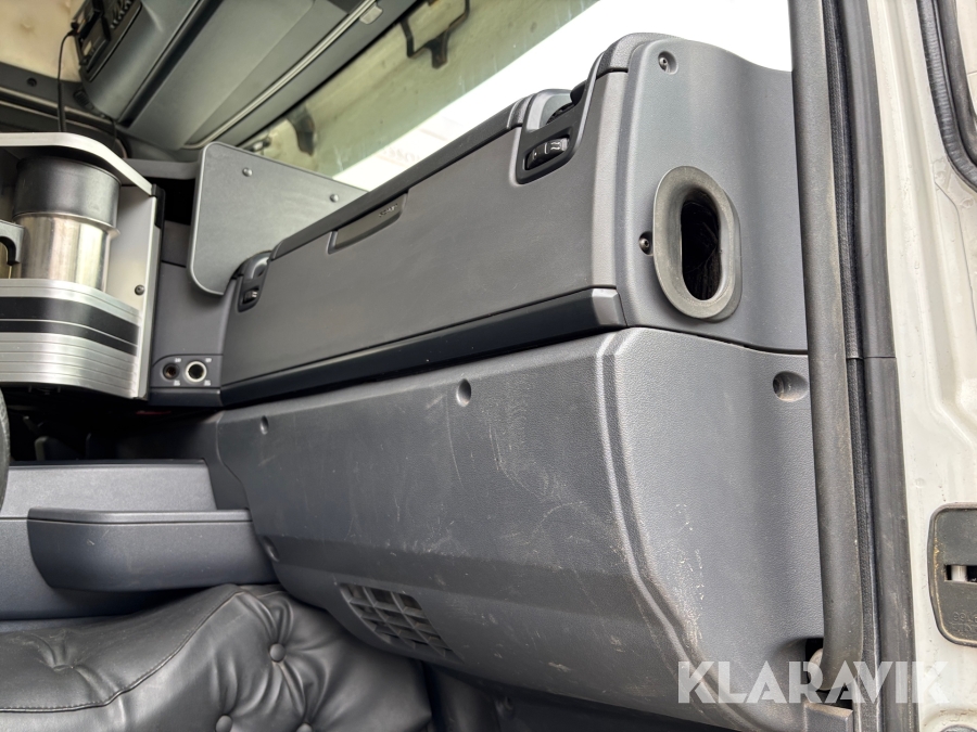 Kranbil med tipp Scania R560lb8x4*4hnb Tridem med Palfinger PK 33002-EH