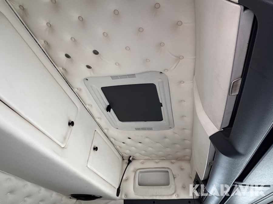 Kranbil med tipp Scania R560lb8x4*4hnb Tridem med Palfinger PK 33002-EH