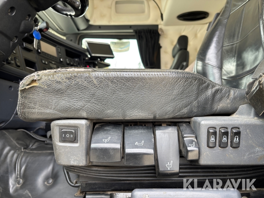 Kranbil med tipp Scania R560lb8x4*4hnb Tridem med Palfinger PK 33002-EH