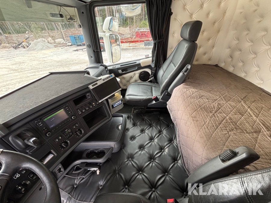 Kranbil med tipp Scania R560lb8x4*4hnb Tridem med Palfinger PK 33002-EH