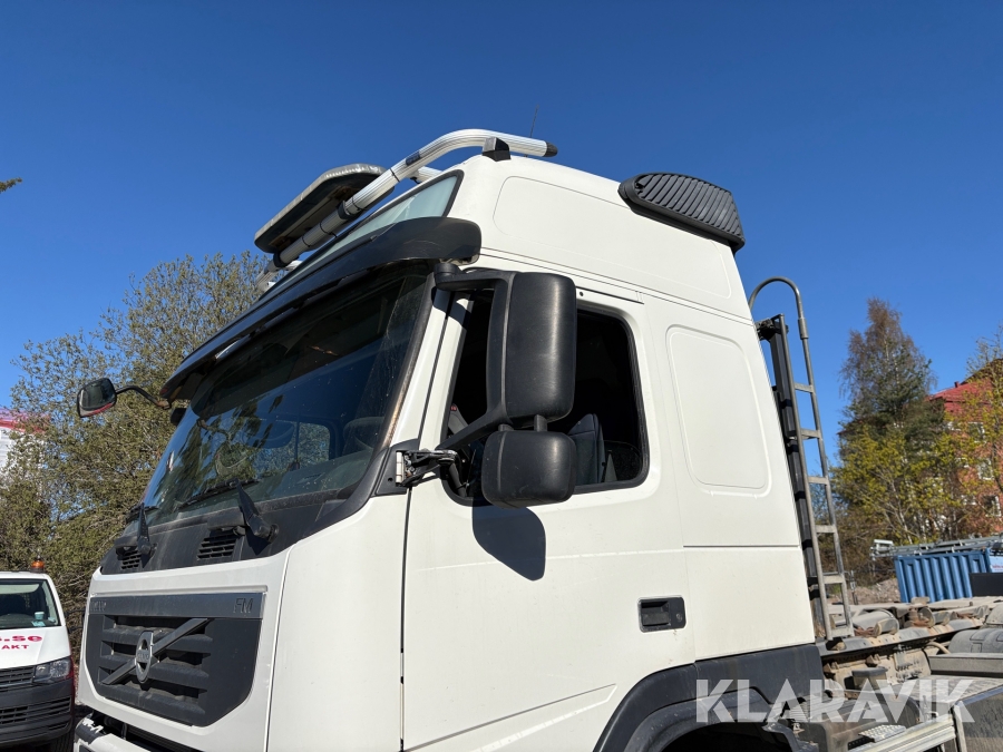 Lastväxlare Volvo FM 6x2 med Schaktflak