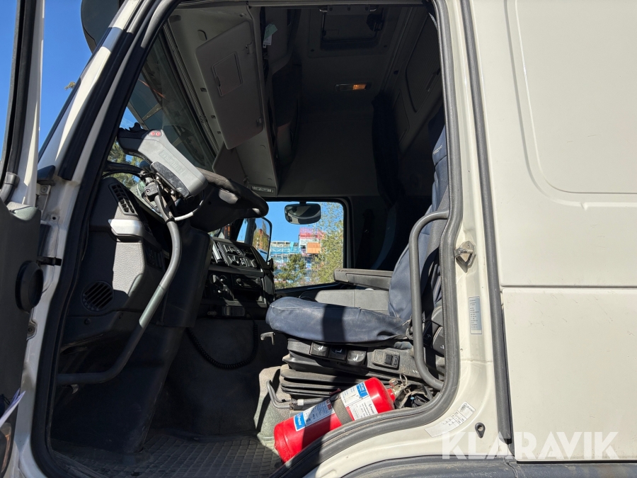 Lastväxlare Volvo FM 6x2 med Schaktflak