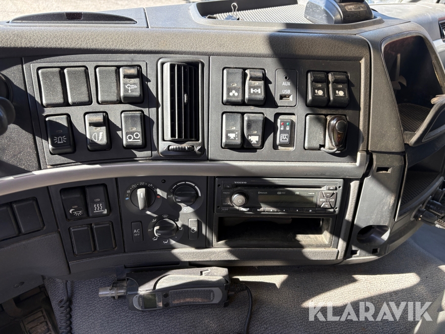 Lastväxlare Volvo FM 6x2 med Schaktflak
