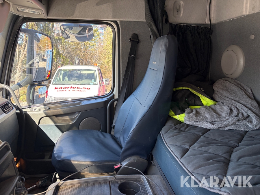 Lastväxlare Volvo FM 6x2 med Schaktflak