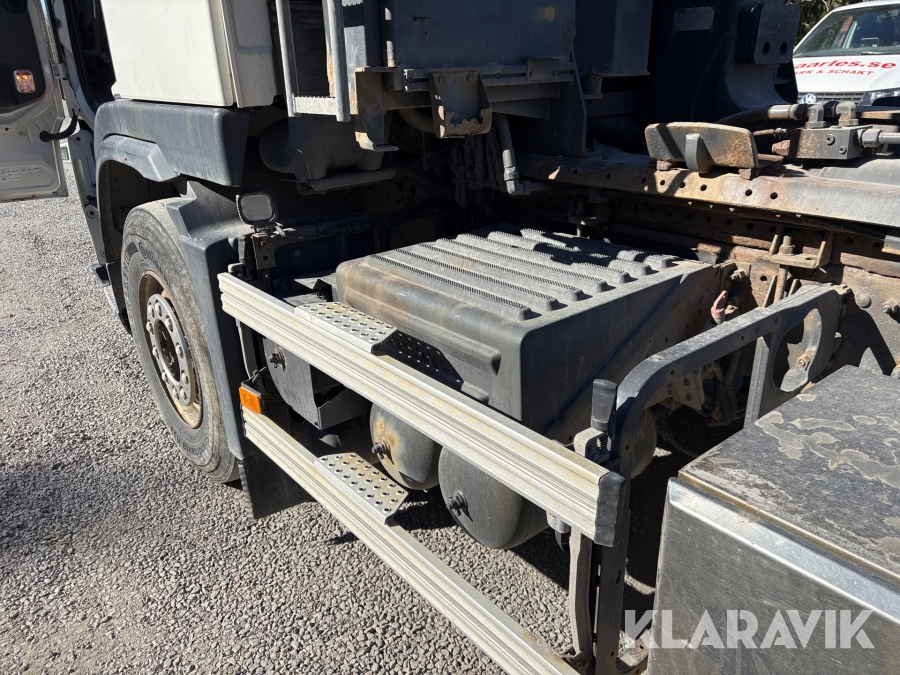 Lastväxlare Volvo FM 6x2 med Schaktflak