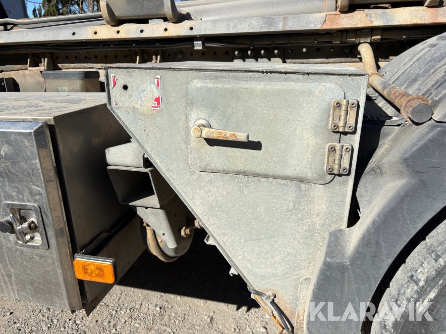 Lastväxlare Volvo FM 6x2 med Schaktflak