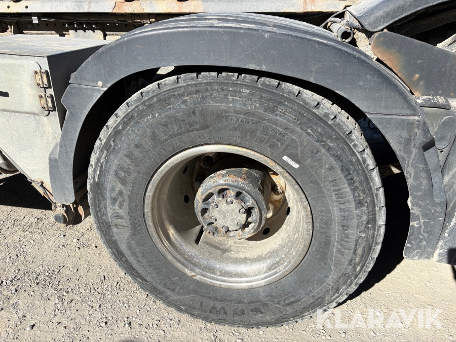 Lastväxlare Volvo FM 6x2 med Schaktflak