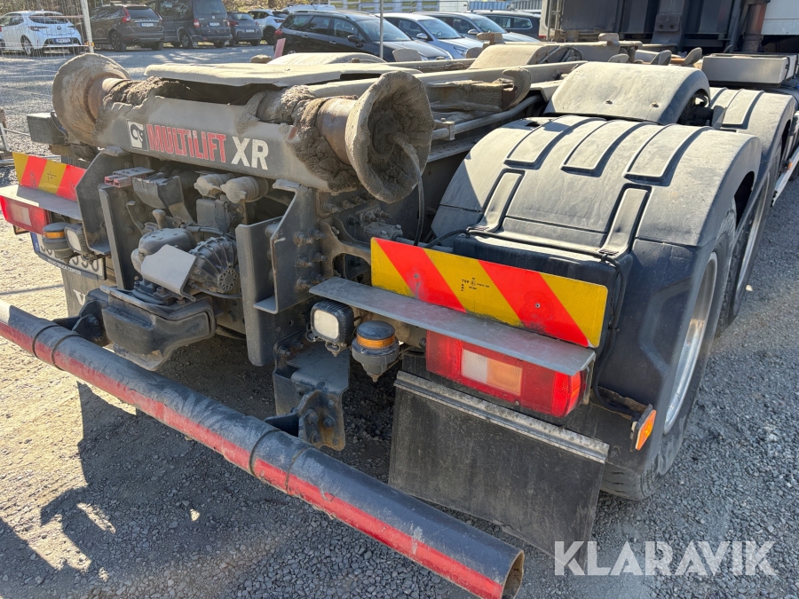 Lastväxlare Volvo FM 6x2 med Schaktflak