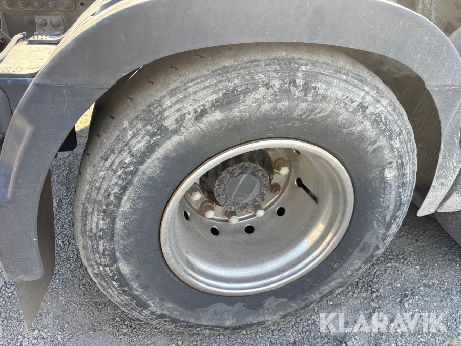 Lastväxlare Volvo FM 6x2 med Schaktflak