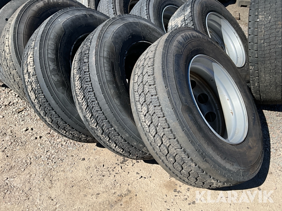 Lastbilsdäck med fälg  Michelin X multi grip 315/70-22,5 4st