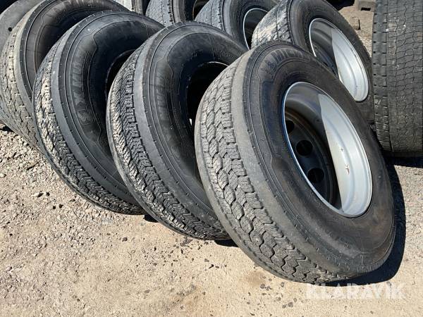 Lastbilsdäck med fälg  Michelin X multi grip 315/70-22,5 4st