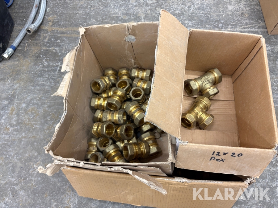 Parti med rörkopplingar