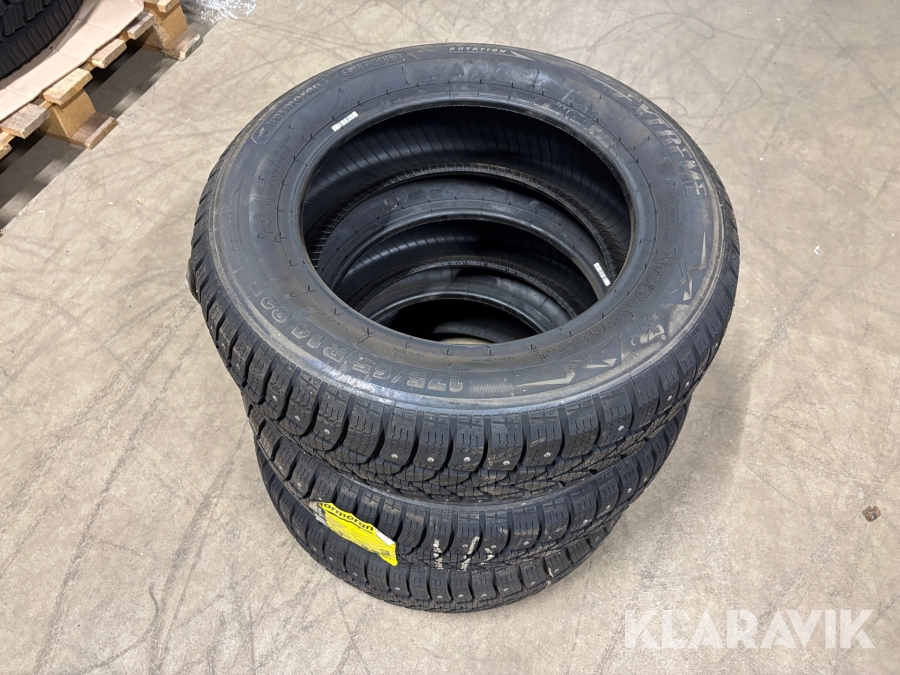 Däck Kormoran Stud Extreme 175/65 R14 82T - 3st