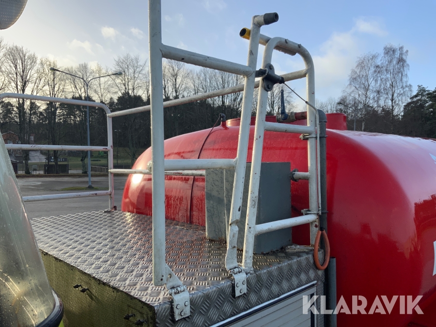 Tankbil Volvo F86, Tomelilla, Klaravik auktioner