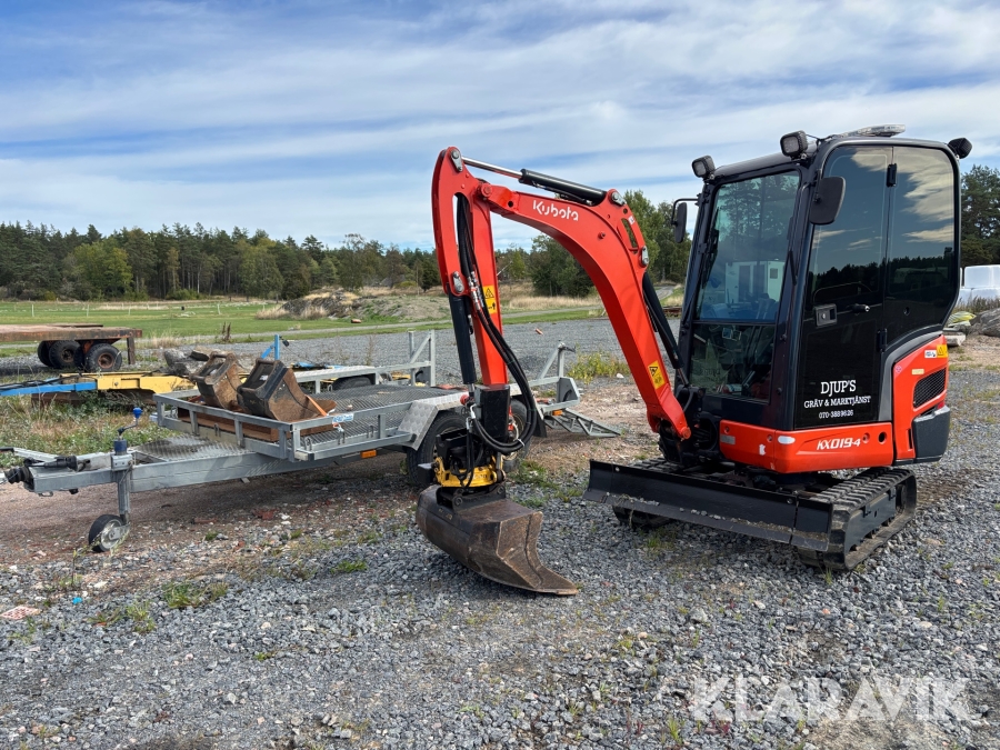 Grävmaskin Kubota KX019-4 med släp / rotator / skopor