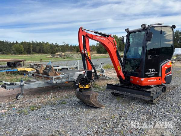 Grävmaskin Kubota KX019-4 med släp / rotator / skopor