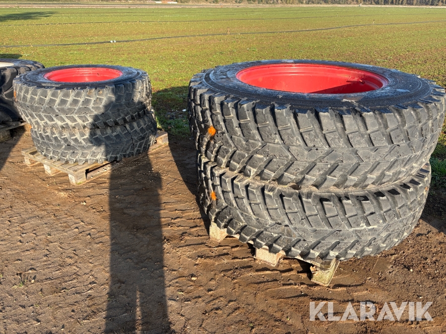 Däck och fälg Nokian 360/80 R24 2st 440/80 R34 2st