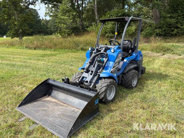 Kompaktlastare Multione 5.2 med redskap