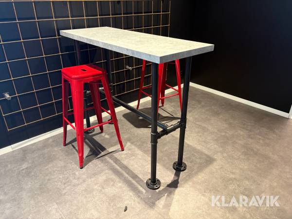 Barmöbler 2 stolar och ett bord