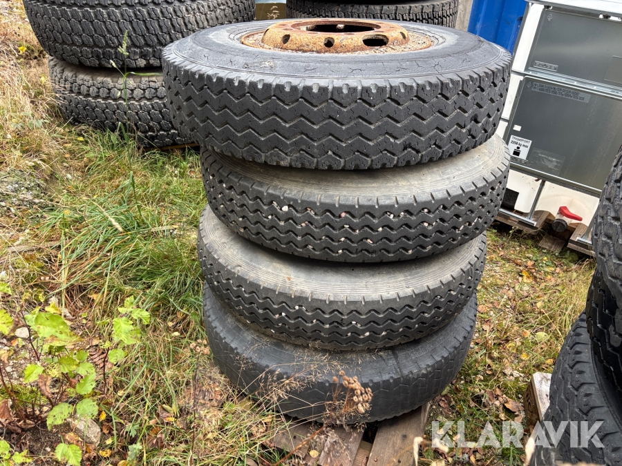 Lastbilsdäck & fälg Michelin 10.00-20 XB