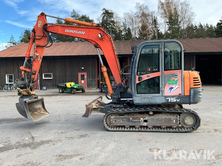 Grävmaskin Doosan Solar 75 -v med tiltrotator och skopor