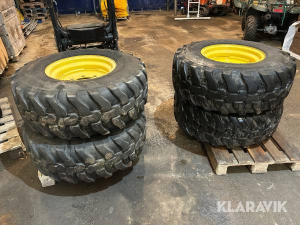 Däck på fälg Dunlop 405/70 R20 4 st