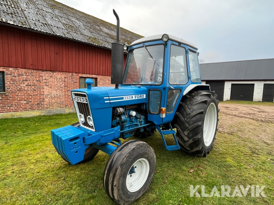 Traktor Ford 5600 med snabbväxel