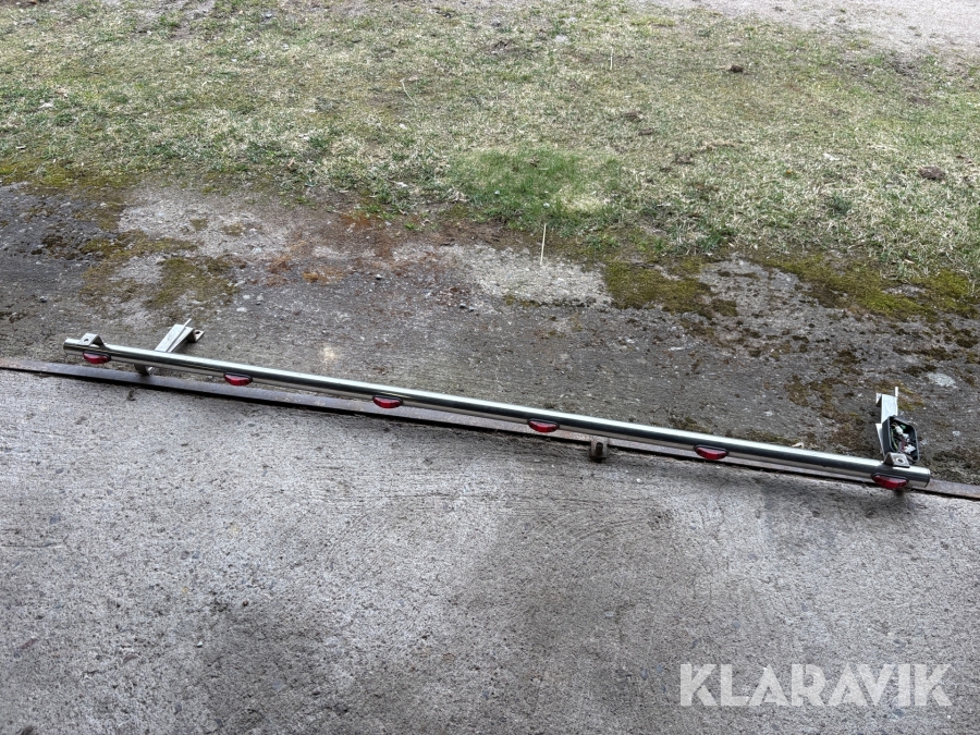 Ljusramp bak grävmaskin