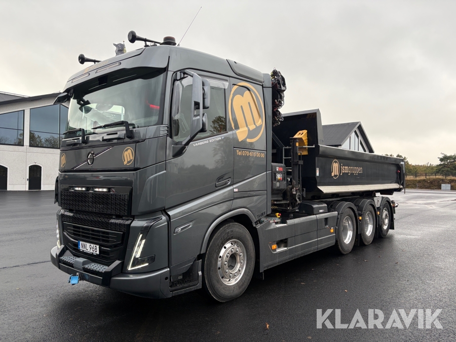 Kranväxlare Volvo FH 8x4 Tridem Varberg Edition med gripskopa och flak