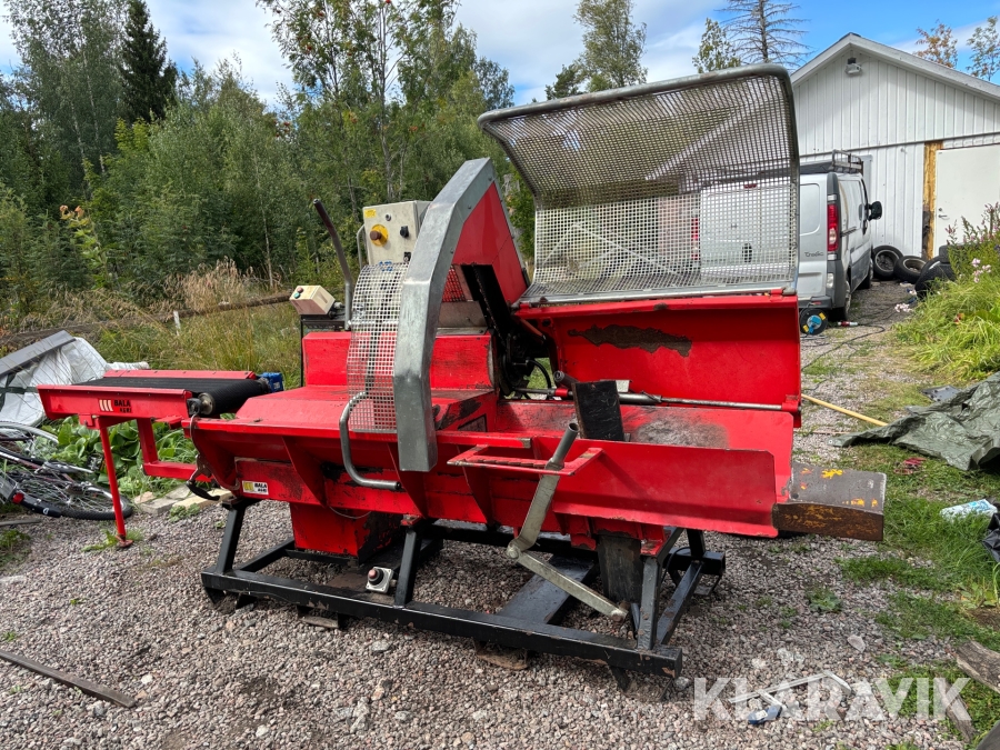 Vedmaskin Bala Agri 410 med transportör och inmatningsbord