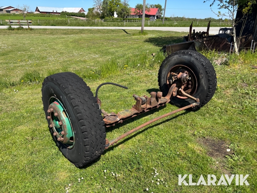 Hjulaxel med däck 11R22.5